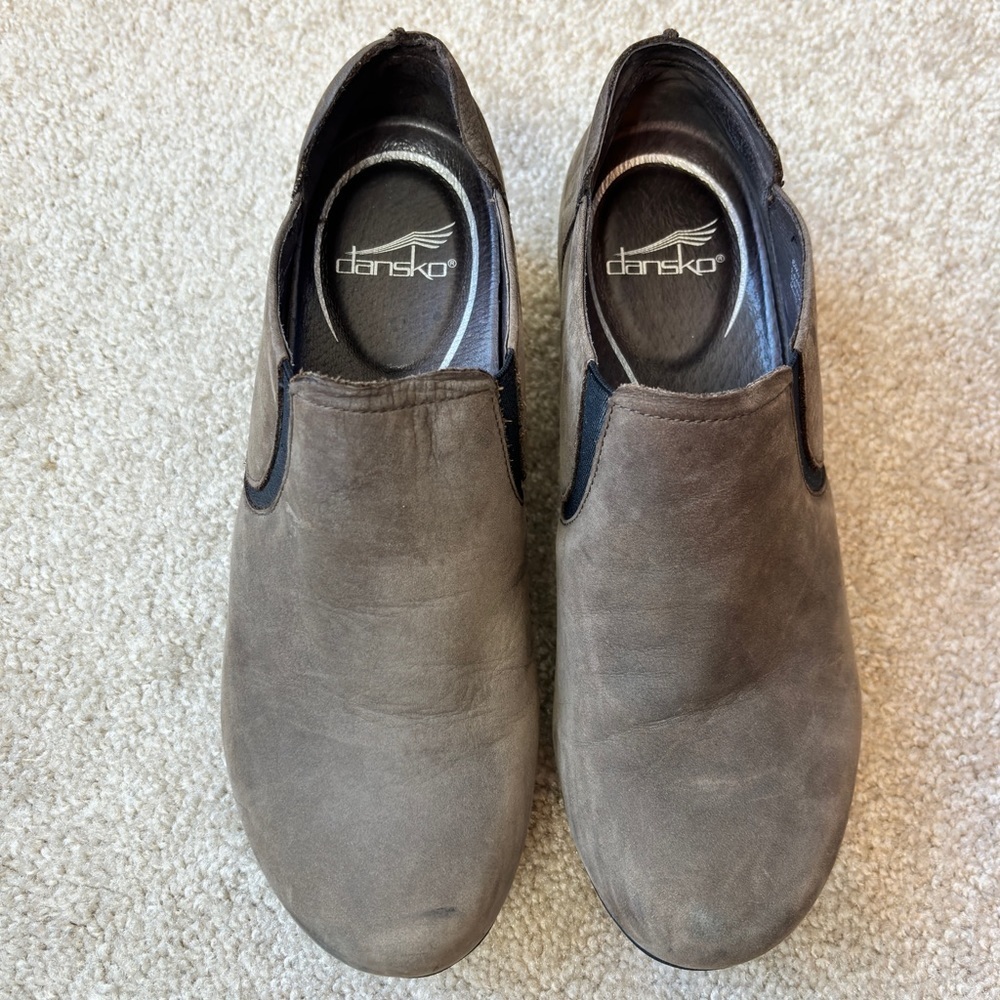 Dansko Lynn‎ Casual Slip on Shoes Khaki Taupe Nubuck Leather Size 39 - Picture 3 of 12
